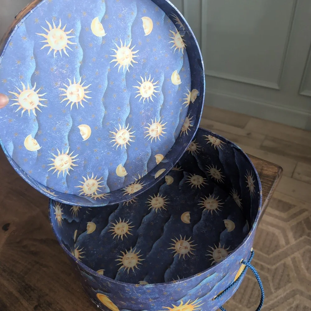 Vintage Celestial Hat Box Angel Sun Moon 90s Whimsigoth Storage Y2K Tri Coastal‎